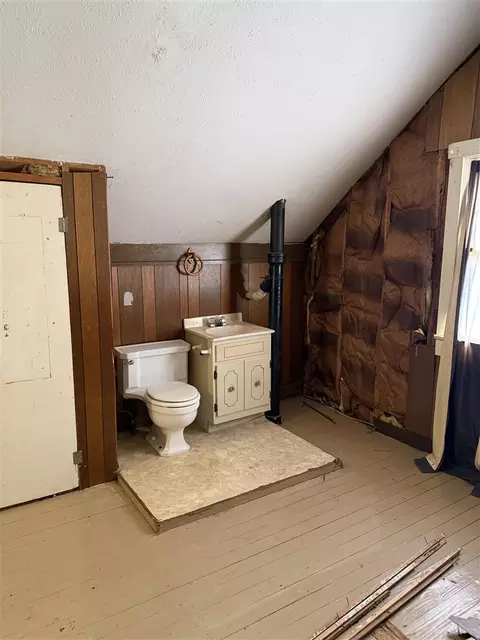 Bath - 208 E Third St, Perryville, KY 40468 photo 3 of 3