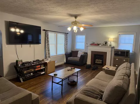 Living - 208 E Third St, Perryville, KY 40468 photo 1 of 4