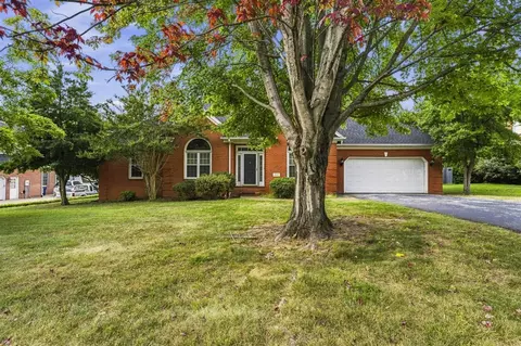 2941 Meadow Ridge Ct, Bowling Green, KY 42104