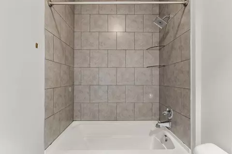 Bath - 508 Fox Ridge Way, Franklin, KY 42134 photo 8 of 8