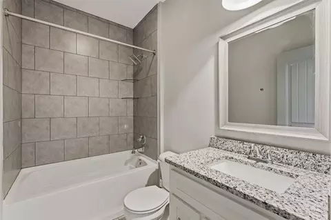 Bath - 508 Fox Ridge Way, Franklin, KY 42134 photo 7 of 8
