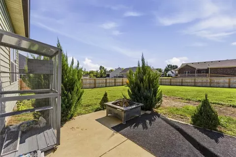 Exterior - 508 Fox Ridge Way, Franklin, KY 42134 photo 6 of 8