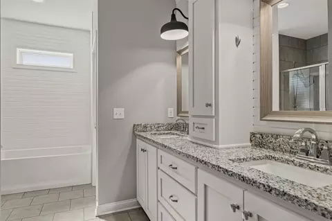 Bath - 508 Fox Ridge Way, Franklin, KY 42134 photo 5 of 8