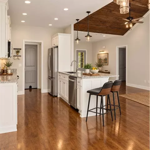 Kitchen - 508 Fox Ridge Way, Franklin, KY 42134 photo 1 of 4