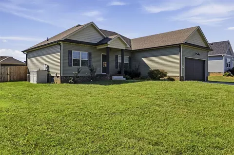 Exterior - 508 Fox Ridge Way, Franklin, KY 42134 photo 3 of 8
