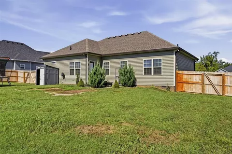 Exterior - 508 Fox Ridge Way, Franklin, KY 42134 photo 4 of 8