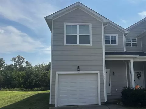 542 Village Creek Dr, Bowling Green, KY 42101