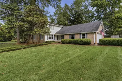 2040 Barberry Ct, Bowling Green, KY 42104