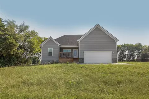290 Harper Dr, Horse Cave, KY 42749