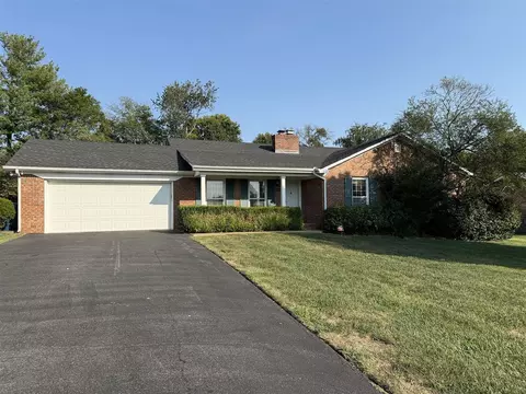 2824 Carriage Hill Dr, Bowling Green, KY 42104