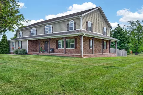 627 Farmer Ln, Bowling Green, KY 42104