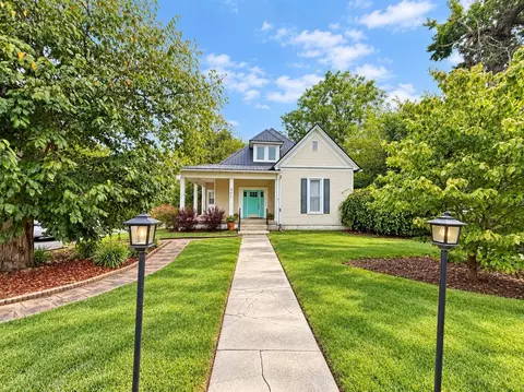 Exterior - 403 Cedar St, Franklin, KY 42134 photo 2 of 16