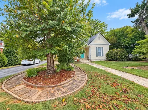 Exterior - 403 Cedar St, Franklin, KY 42134 photo 3 of 16