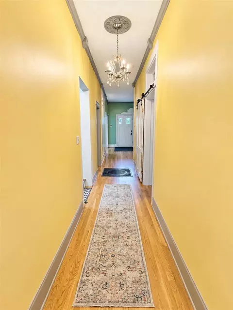 Entry Way - 403 Cedar St, Franklin, KY 42134 photo 3 of 5
