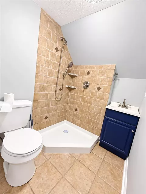 Bath - 403 Cedar St, Franklin, KY 42134 photo 3 of 4