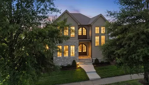 917 Village Way, Bowling Green, KY 42103