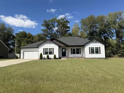 105 Virginia Dr, Auburn, KY 42206
