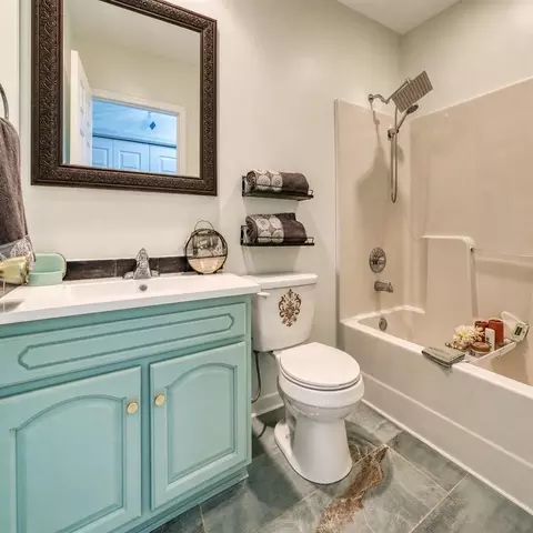 Bath - 49 Beechmont Dr, Beechmont, KY 42323 photo 3 of 4