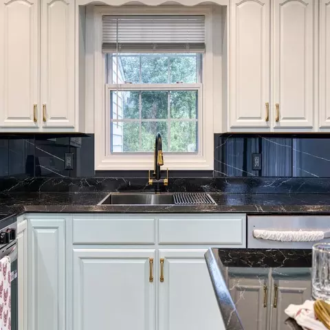 Kitchen - 49 Beechmont Dr, Beechmont, KY 42323 photo 5 of 5