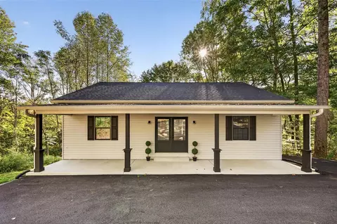 573 Smallmouth St, Scottsville, KY 42164
