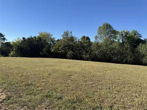 250 Phoenix Dr, Fountain Run, KY 42133
