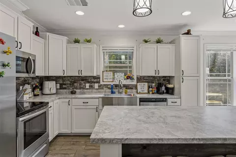 Kitchen - 3075 Dry Fork Rd, Austin, KY 42123 photo 4 of 4