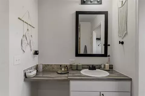 Bath - 3075 Dry Fork Rd, Austin, KY 42123 photo 5 of 7