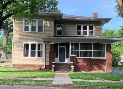 308 N 3rd St, Central City, KY 42330