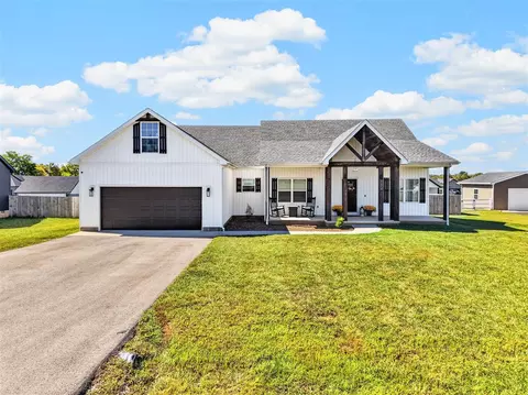 112 Mccutchen Ct, Auburn, KY 42206