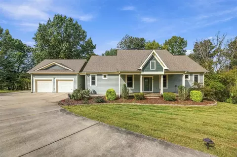 332 Phoenix Dr, Fountain Run, KY 42133