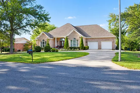 1724 Greenview Ln, Bowling Green, KY 42103