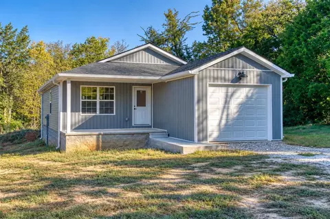 911 E 2nd St, Russellville, KY 42276