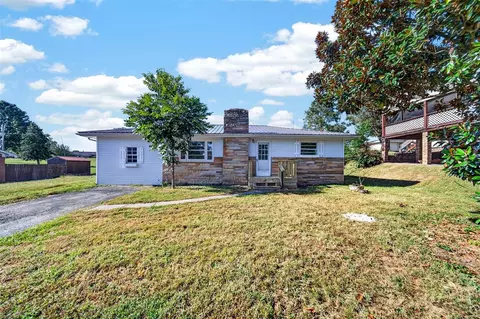 509 N King St, Burkesville, KY 42717