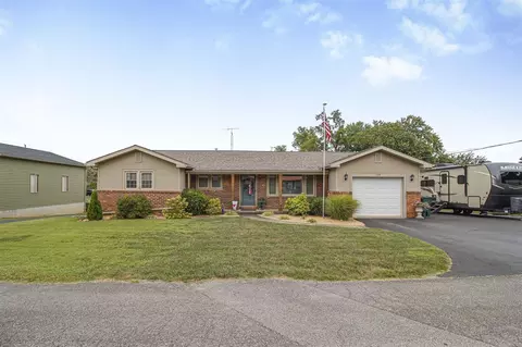 104 S 10th St, Cave City, KY 42127