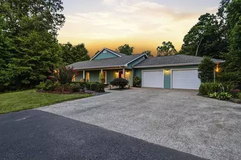 1766 Hunts Ln, Bowling Green, KY 42103