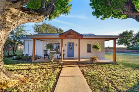 531 W Gallatin St, Adairville, KY 42202