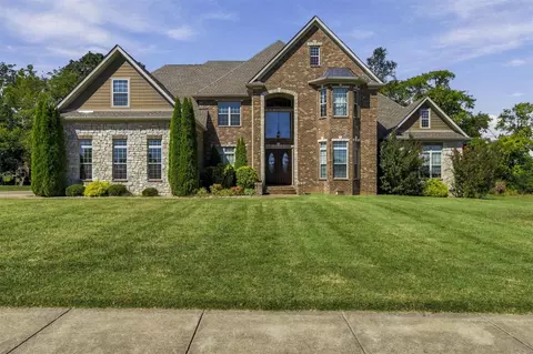 389 Mt Everest Way, Bowling Green, KY 42104