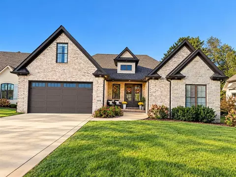 1314 Burr Oaks Ct, Bowling Green, KY 42103