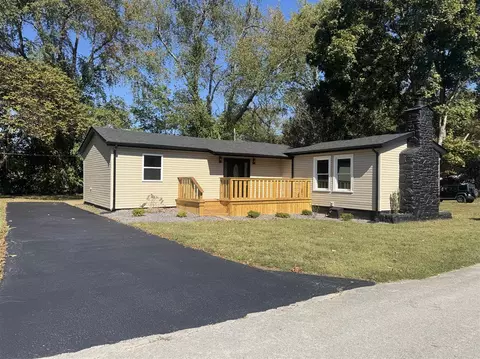 736 Maple St, Auburn, KY 42206