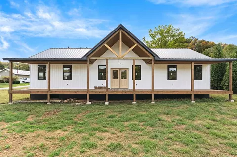 981 Chism Rd, Burkesville, KY 42717