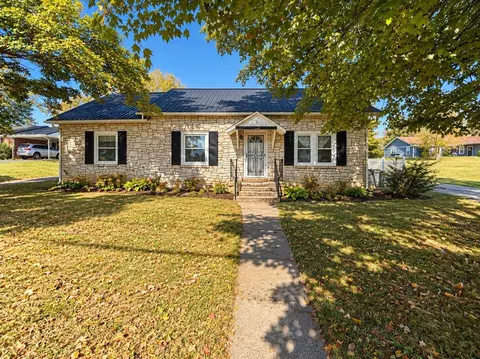 310 W Hiseville Main St, Cave City, KY 42127