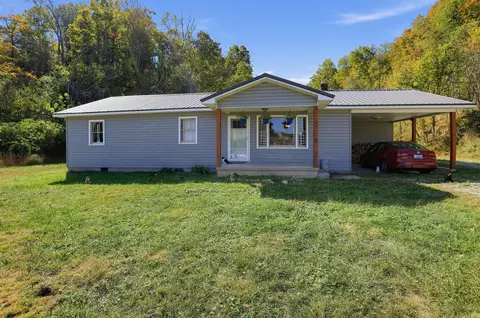 90 Trevor Ln, Burkesville, KY 42717