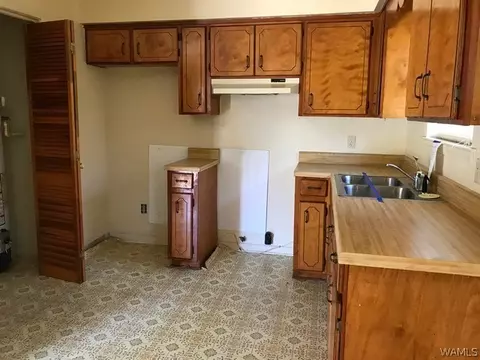 405 S Cherry Ave, Demopolis, AL 36732 photo 3