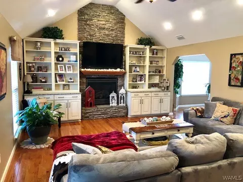 313 Marlowe Ln, Linden, AL 36748 photo 3
