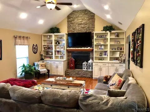 313 Marlowe Ln, Linden, AL 36748 photo 2
