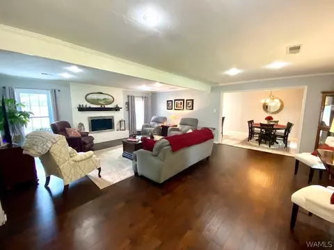 803 E 8th St, Linden, AL 36748 photo 3