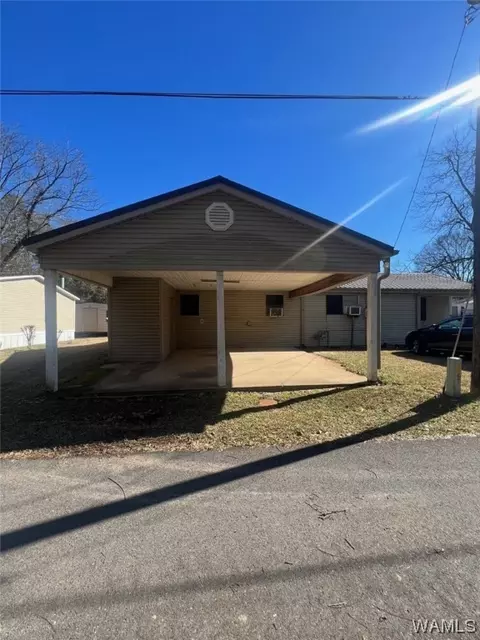 370 Ma Sanders St, Moundville, AL 35474