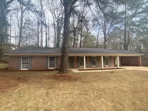 5703 Golden Pond Ave, Northport, AL 35473