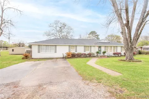 208 Lawrence St, Linden, AL 36748