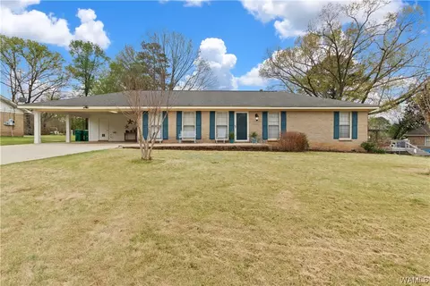 11059 Lakewood Ln, Northport, AL 35473